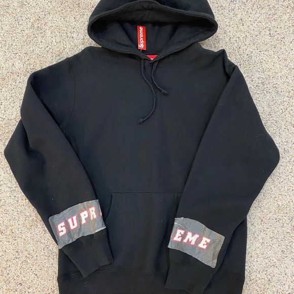 Supreme wrist logo hoodie